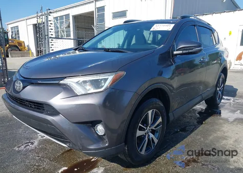 2017 Toyota Rav4 Xle z USA, uszkodzony, nr VIN 2T3WFREV2HW373758